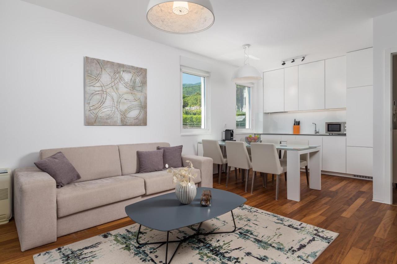 Stella - Heated Rooftop Swimming Pool Apartment