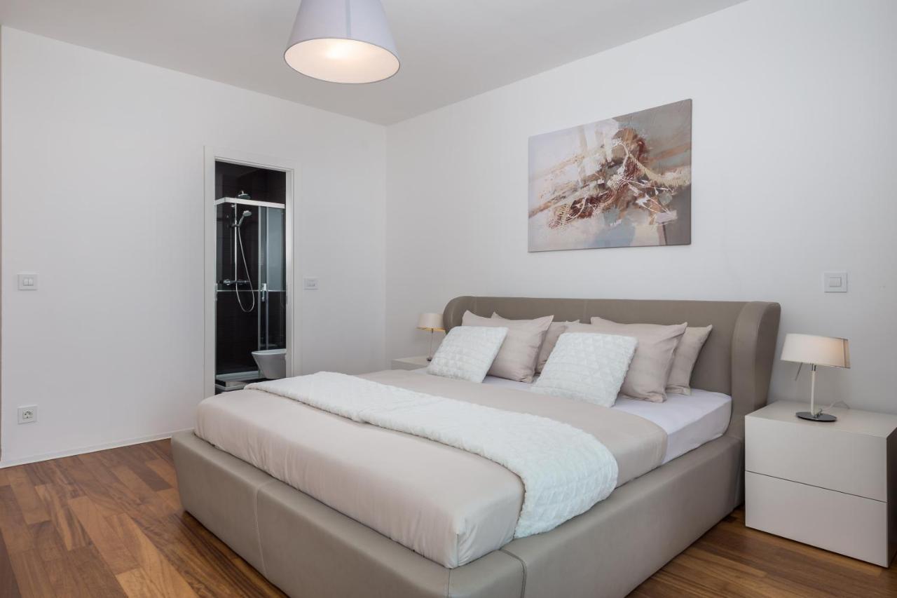 Apartment Stella - Heated Rooftop Swimming Pool Icici